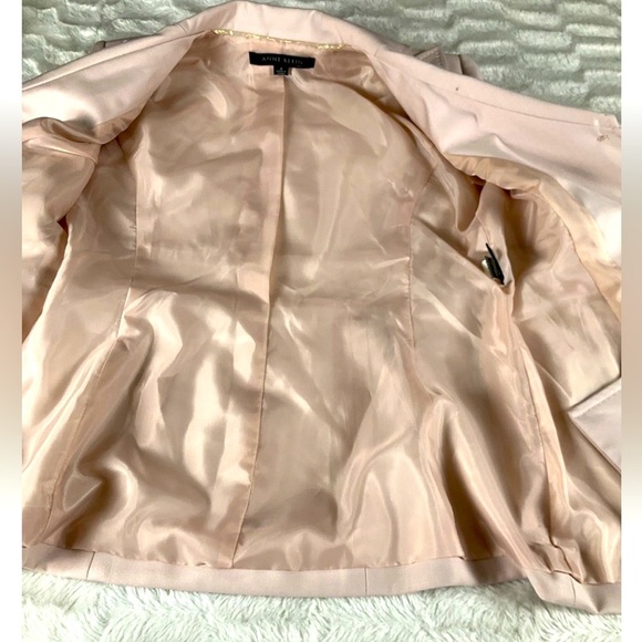 Anne Klein Women’s Size 4 Blush 2 Piece Skirt Suit Mock Pockets Business Career - Picture 5 of 15